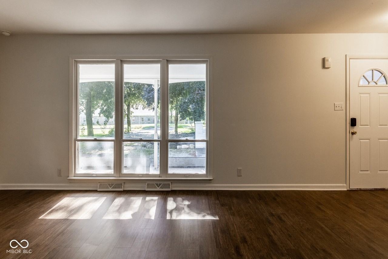 9514 Haverstick Rd - Photo 5 of 28