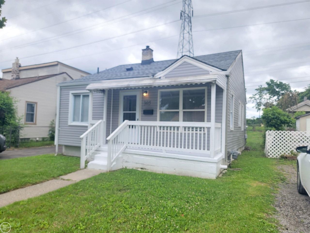 305 South Blvd W - Photo 2 of 13