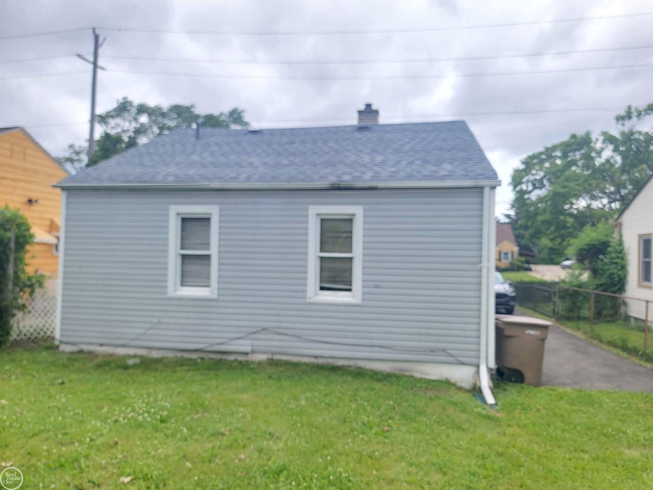 305 South Blvd W - Photo 4 of 13