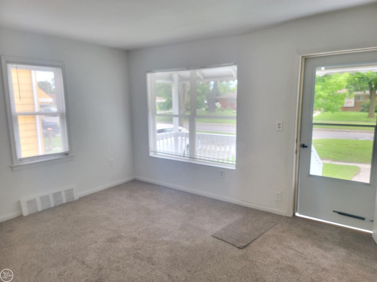 305 South Blvd W - Photo 5 of 13