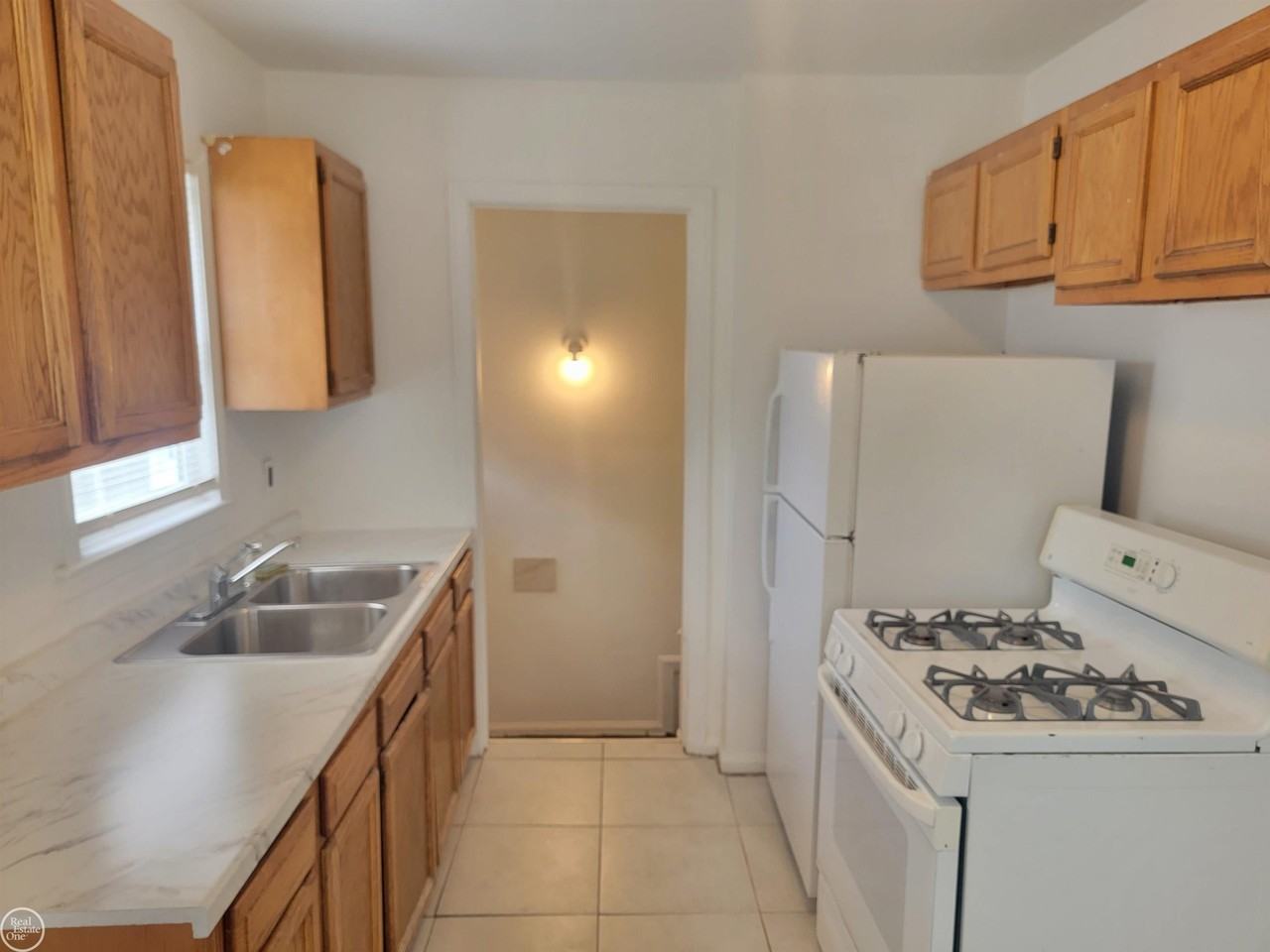 305 South Blvd W - Photo 7 of 13