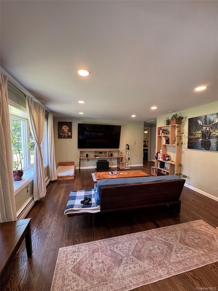 18 Montfort Woods Rd - Photo 3 of 18