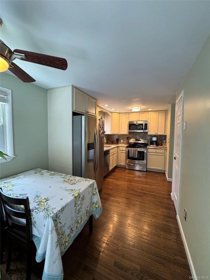 18 Montfort Woods Rd - Photo 5 of 18