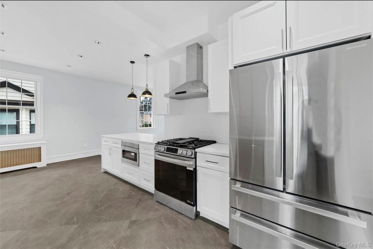 70 Normandy Rd - Photo 4 of 24