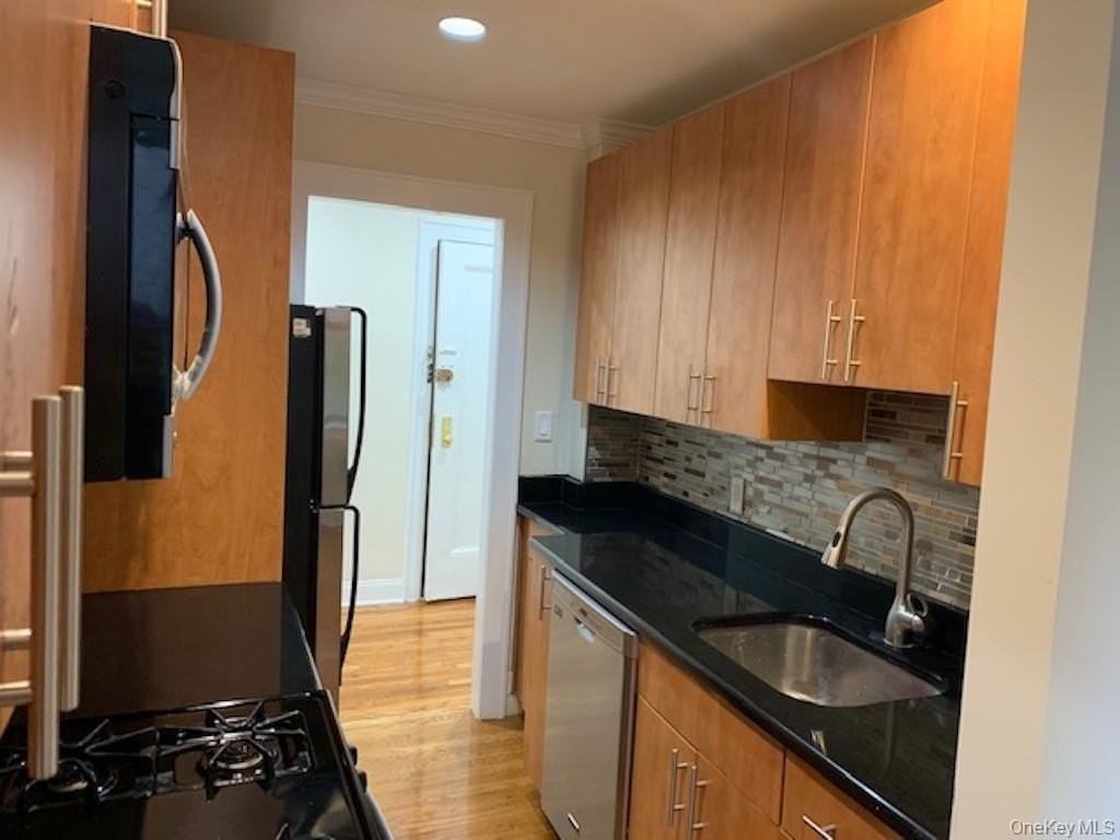312 Main St #3E - Photo 3 of 17