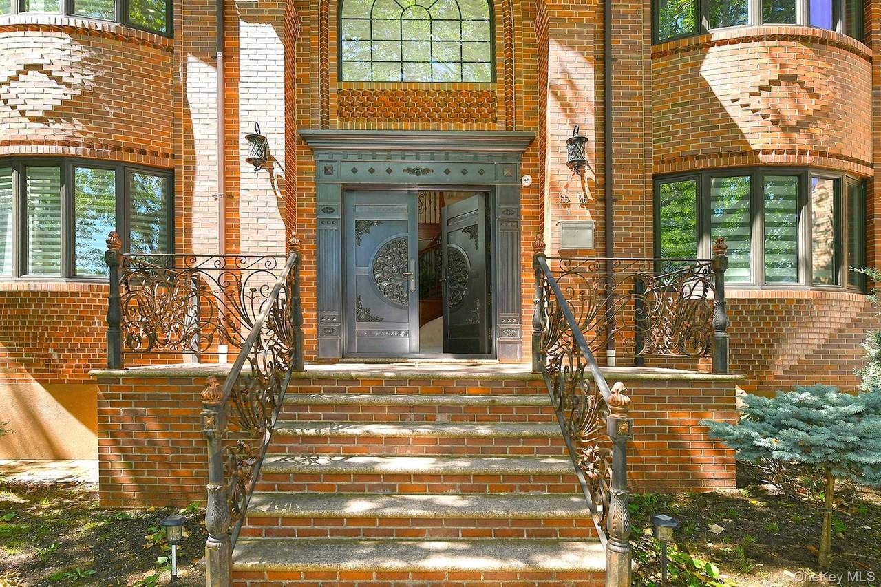 6626 Marathon Pkwy - Photo 2 of 33
