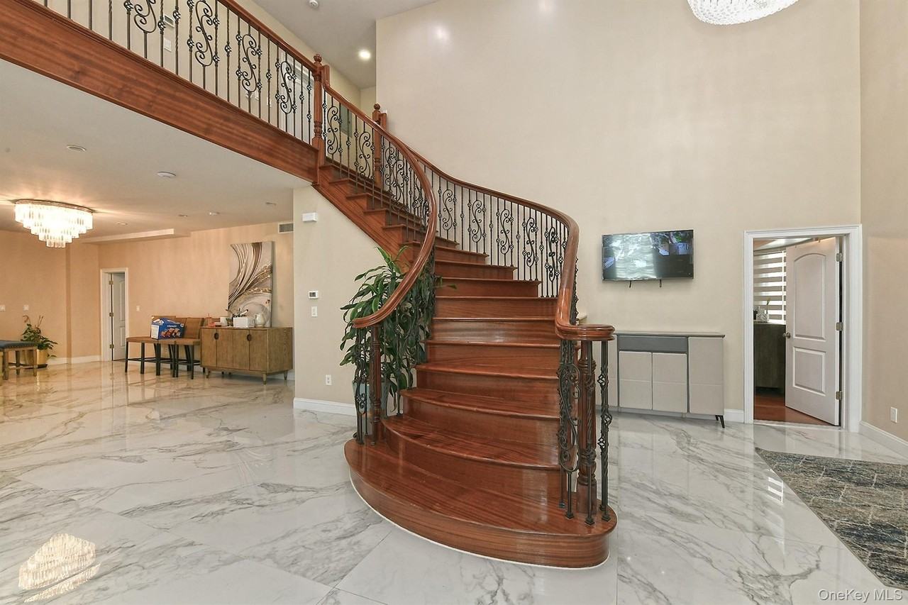 6626 Marathon Pkwy - Photo 3 of 33