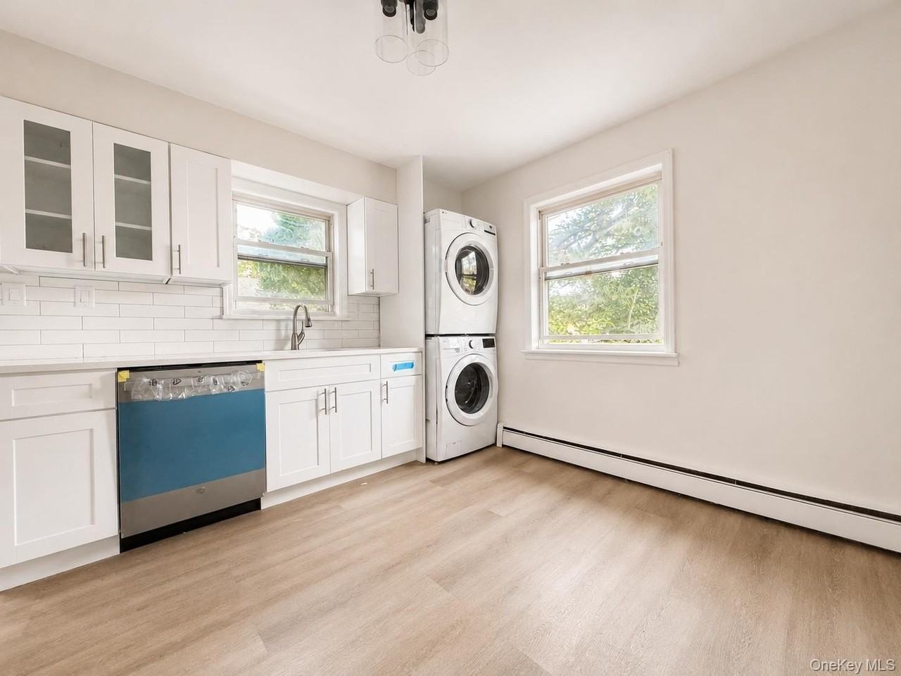 2 Arbor Pl - Photo 4 of 10