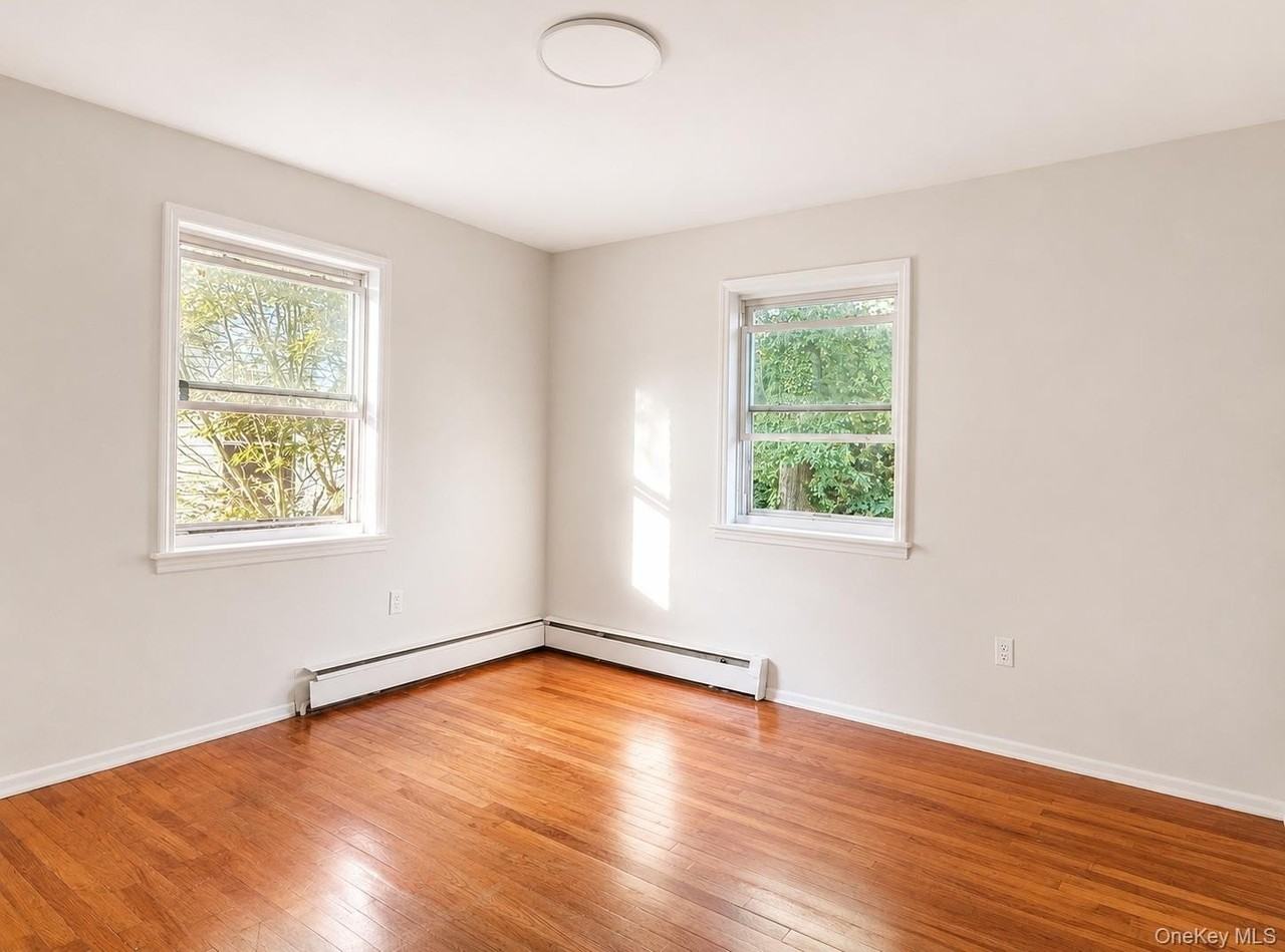 2 Arbor Pl - Photo 6 of 10