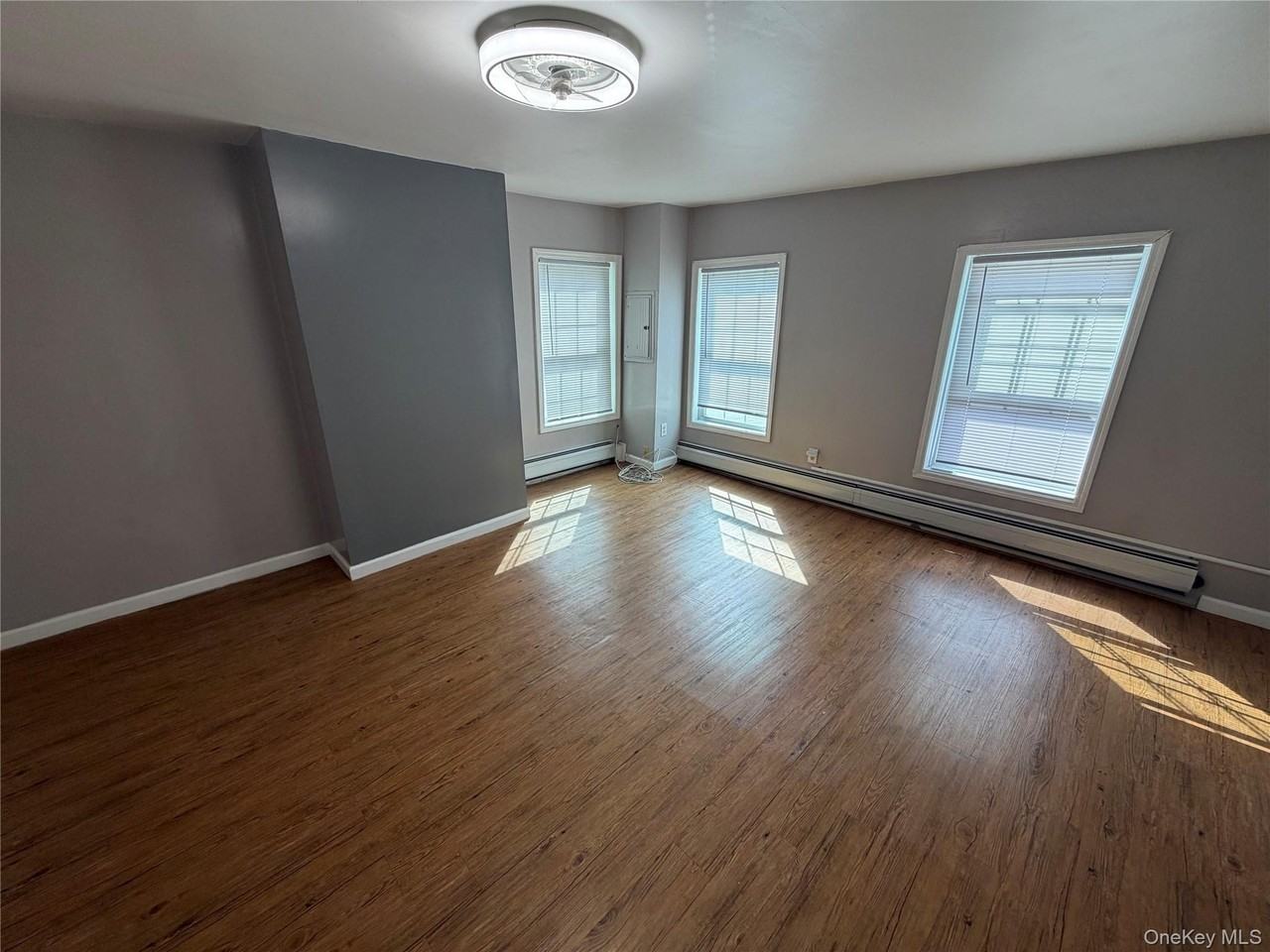 93 Catharine St #2 - Photo 3 of 14