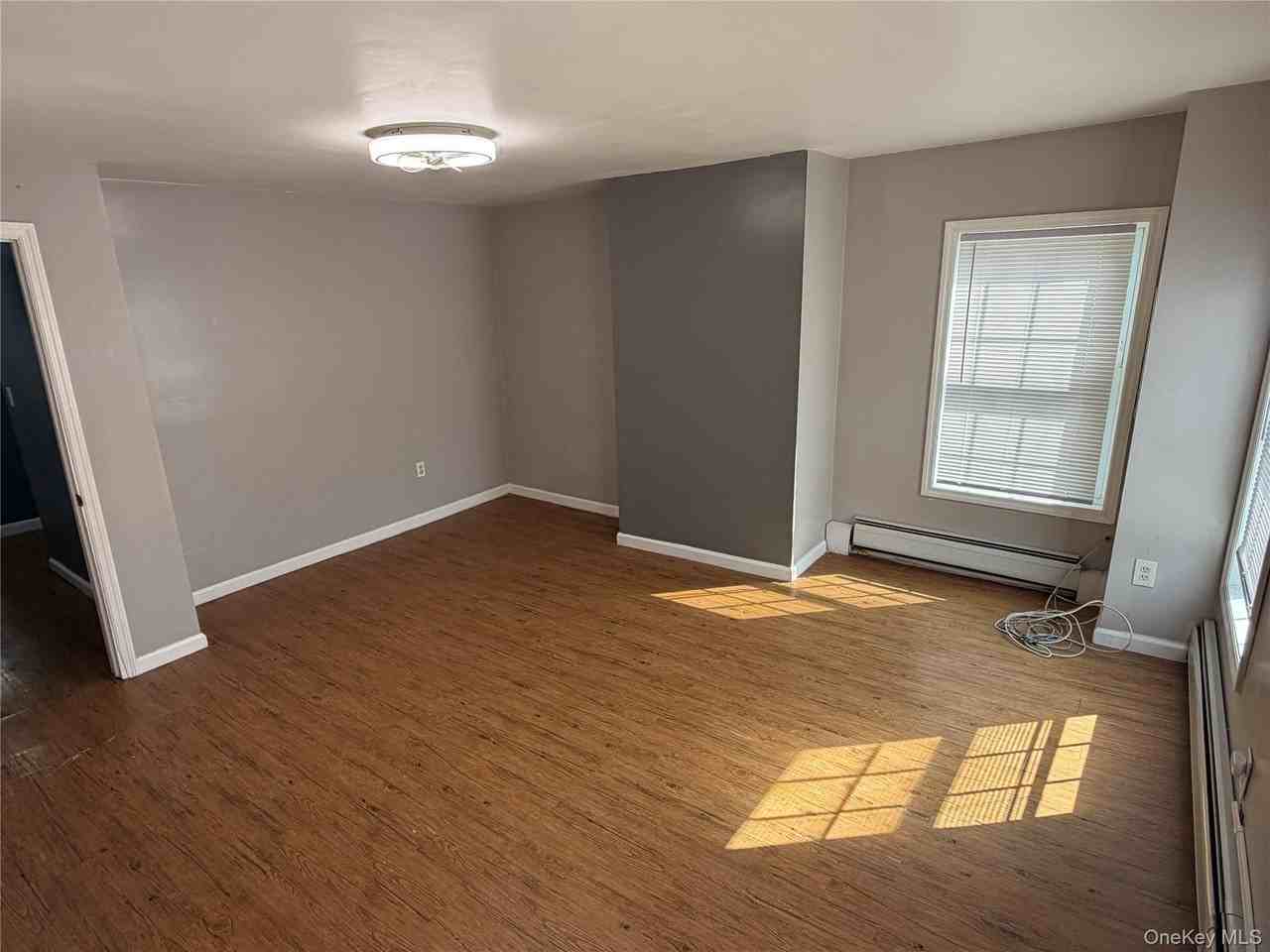 93 Catharine St #2 - Photo 5 of 14