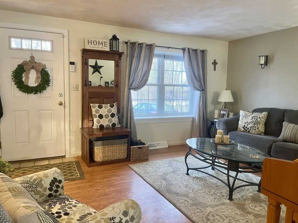 51 Benjamin Landing Ln #51 - Photo 3 of 24