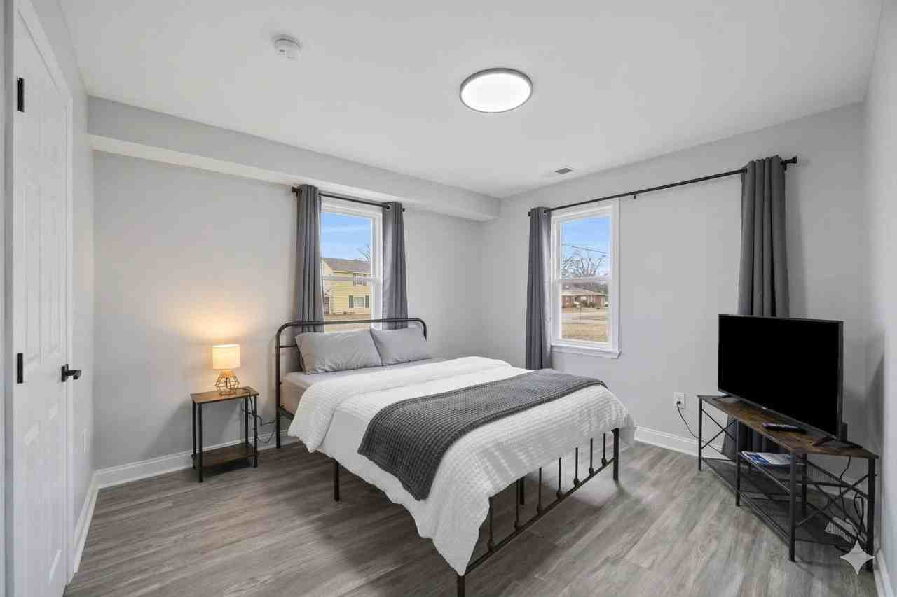 Sycamore Ave - Photo 5 of 6