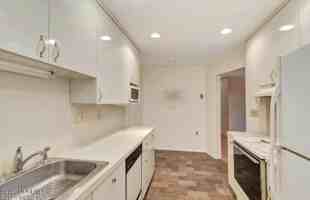 featured image of 10 Pine Cluster Cir #B