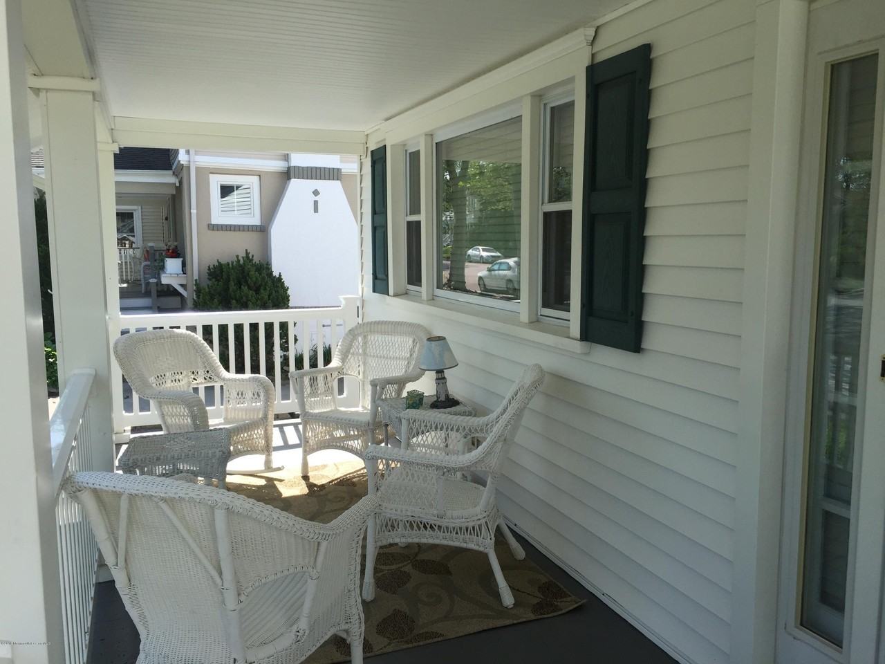 515 Jefferson Ave - Photo 3 of 18
