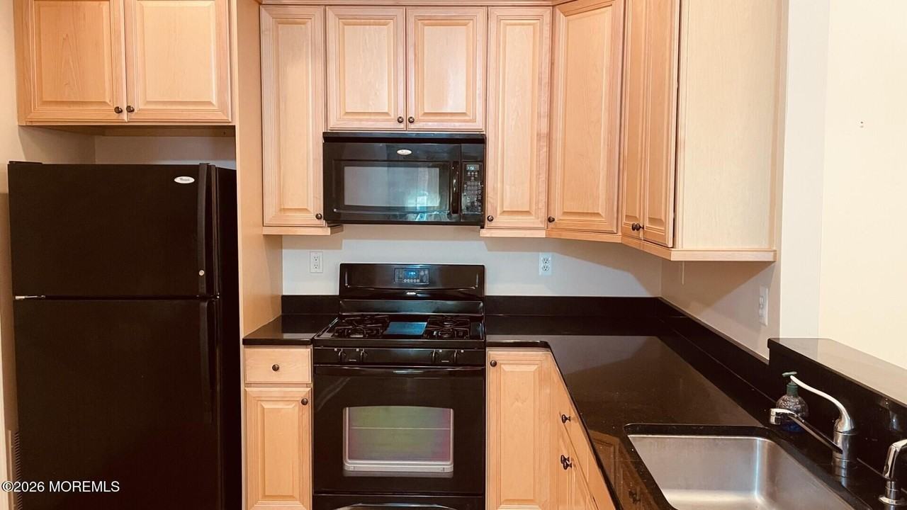 523 Sophee Ln #1000 - Photo 3 of 18