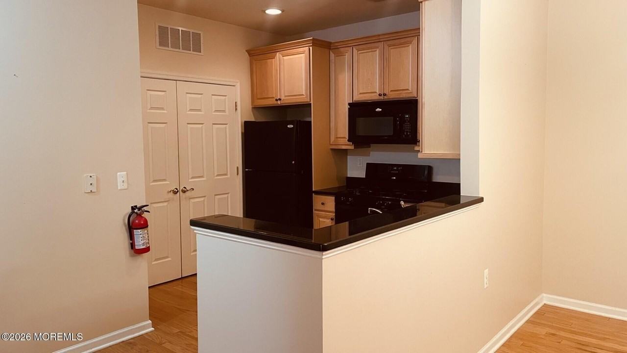 523 Sophee Ln #1000 - Photo 4 of 18