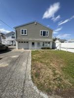 featured image of 445 E Bayview Ave