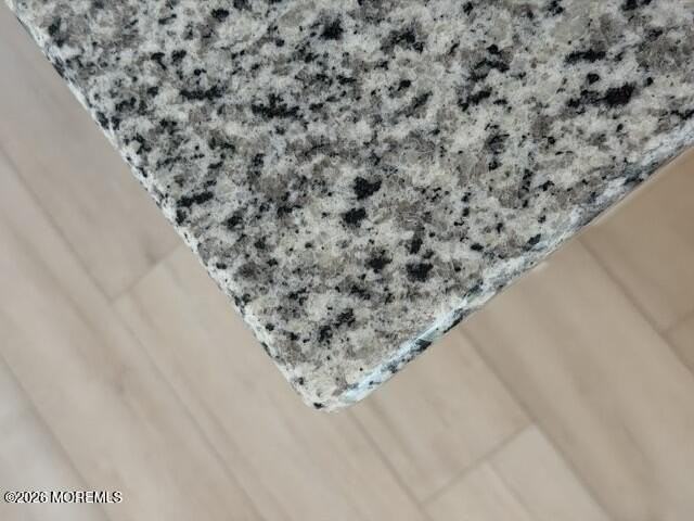 445 E Bayview Ave - Photo 3 of 39