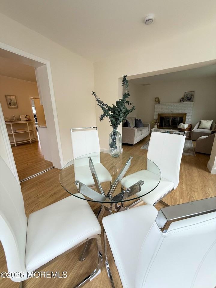 484 Bara St - Photo 5 of 17