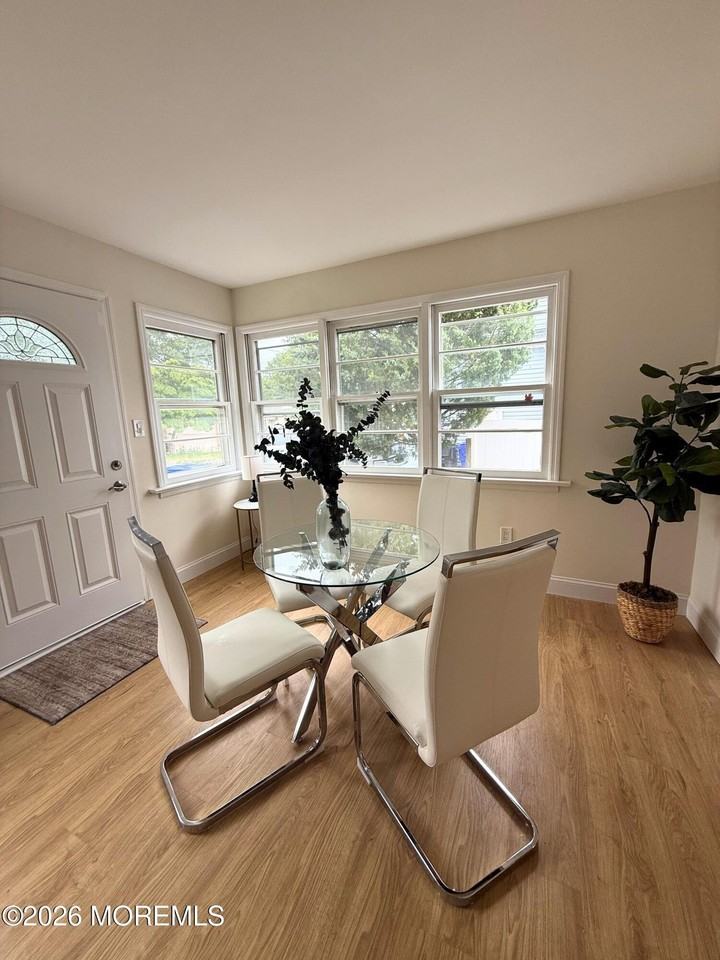 484 Bara St - Photo 6 of 17