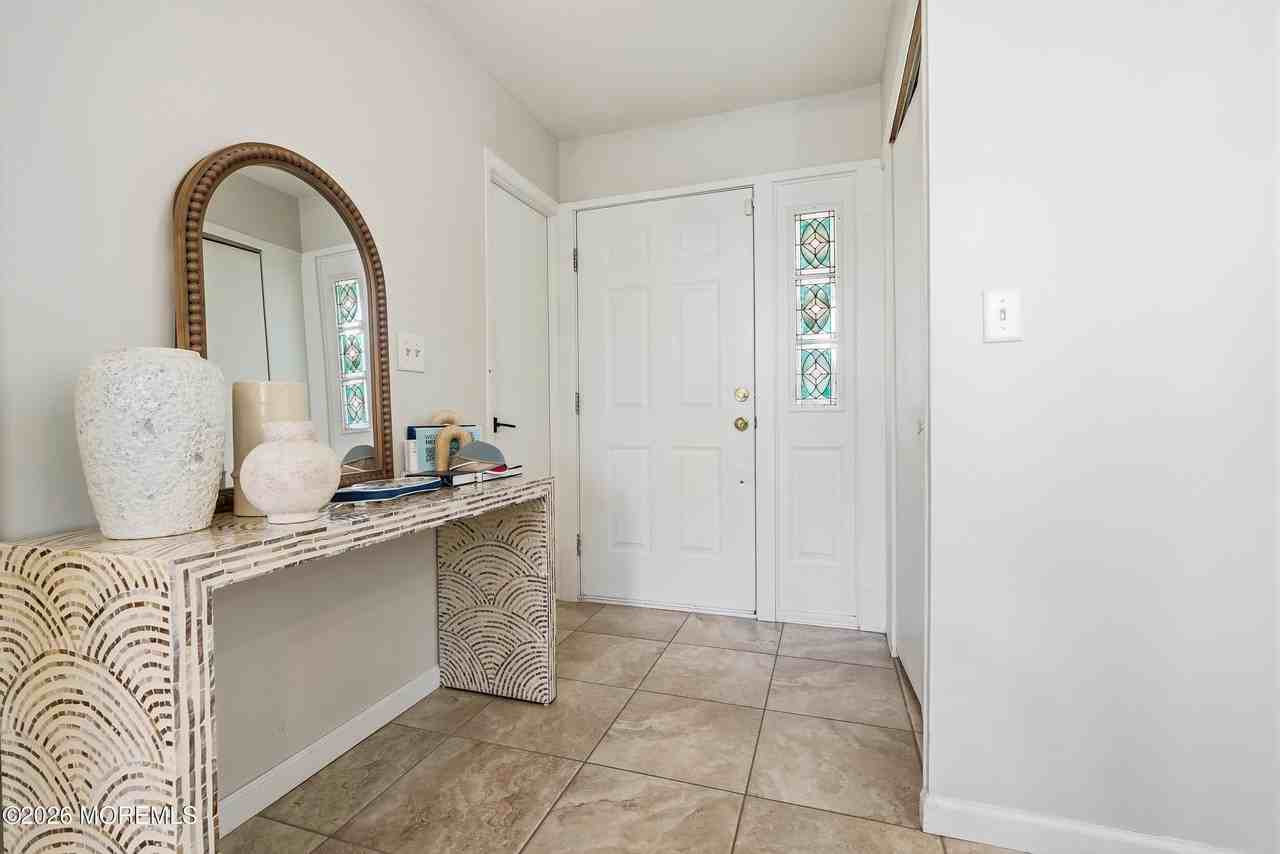 4 Cheryl Dr - Photo 2 of 31