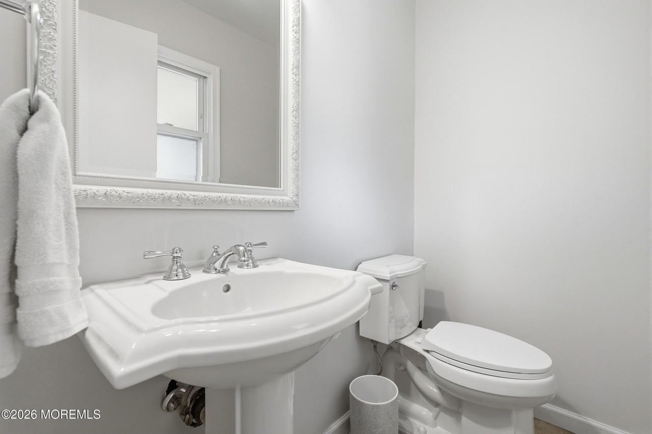 4 Cheryl Dr - Photo 4 of 31