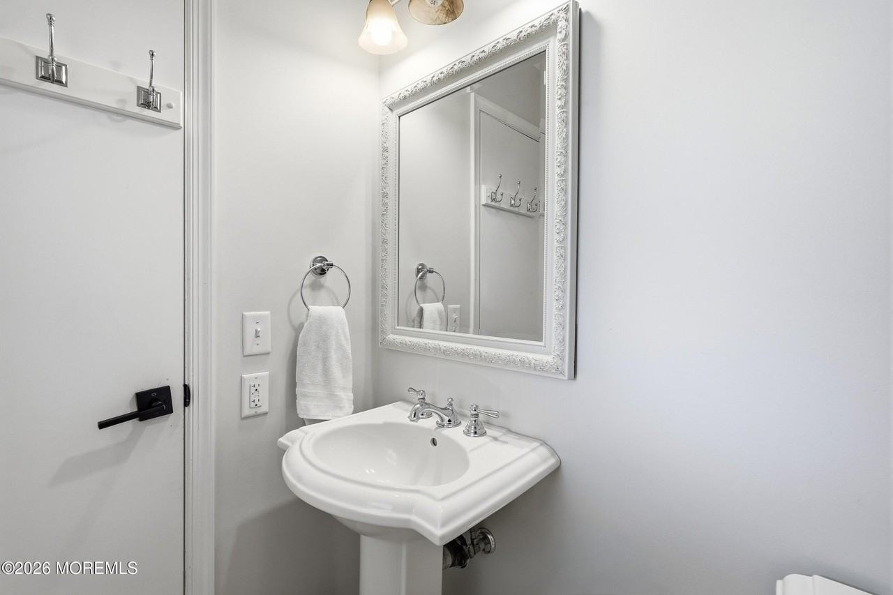 4 Cheryl Dr - Photo 5 of 31