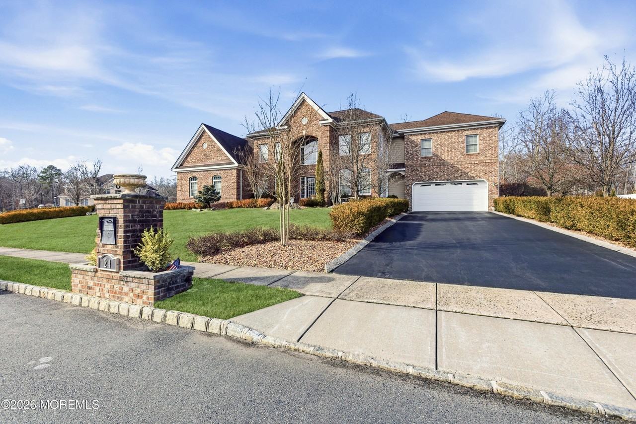 24 Parkside Dr - Photo 4 of 50