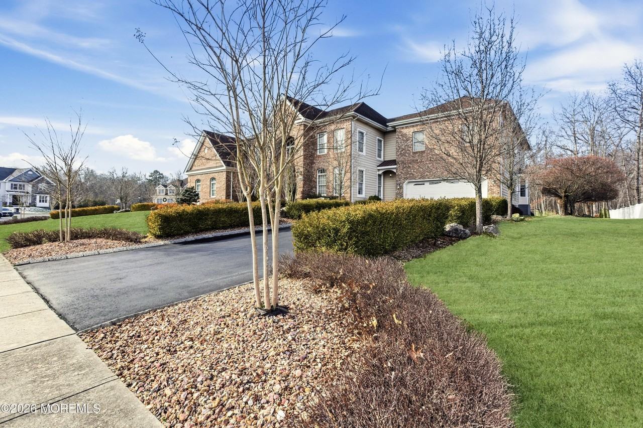 24 Parkside Dr - Photo 6 of 50
