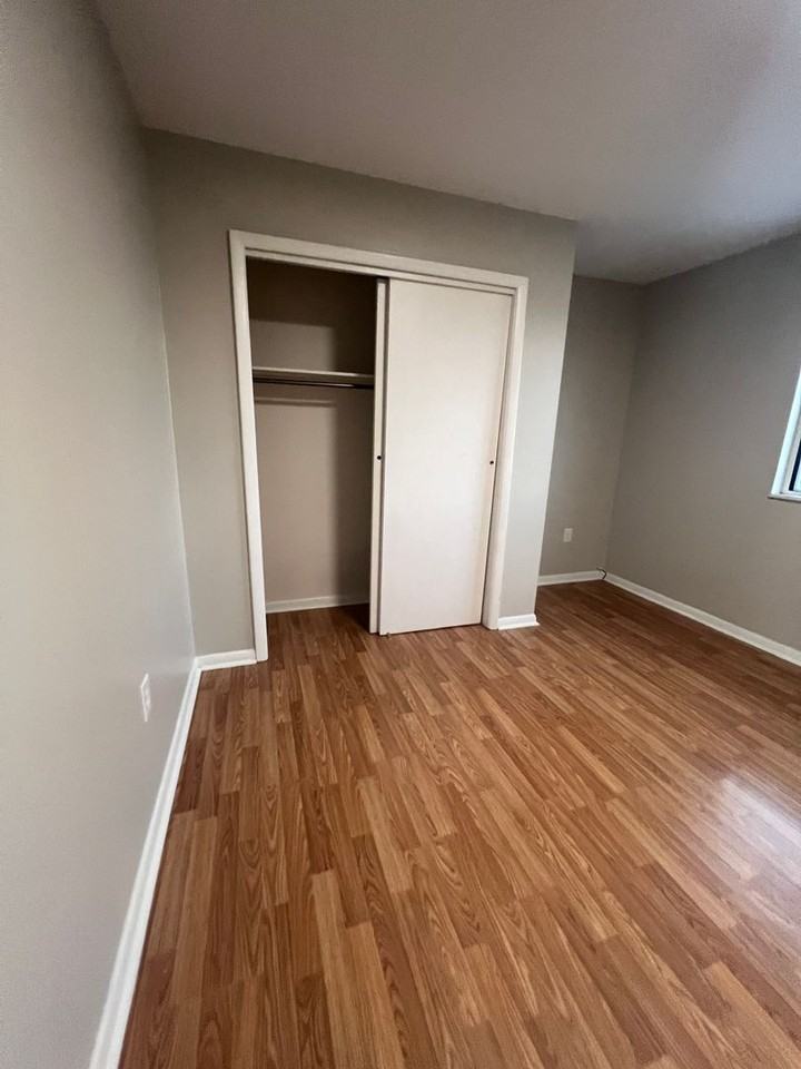 5208 W Ridge Rd - Photo 3 of 14
