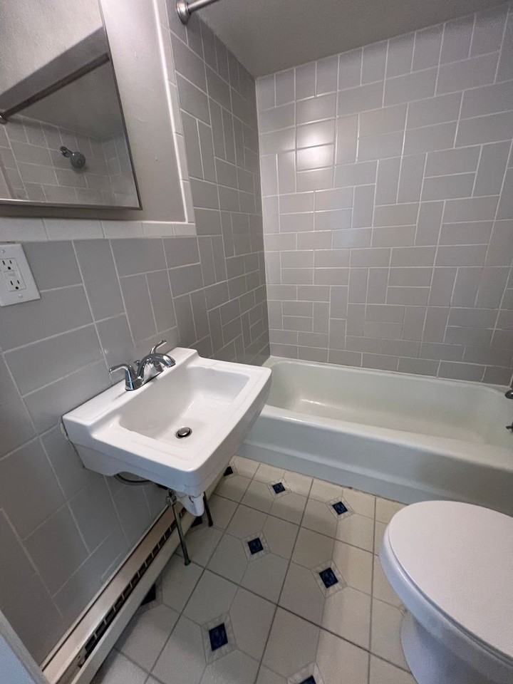 5208 W Ridge Rd - Photo 4 of 14