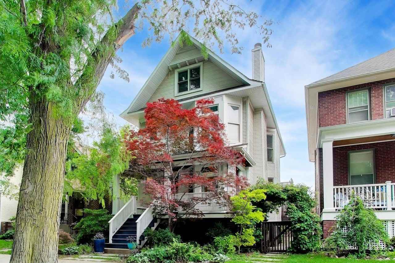 2010 W Bradley Pl - Photo 2 of 50