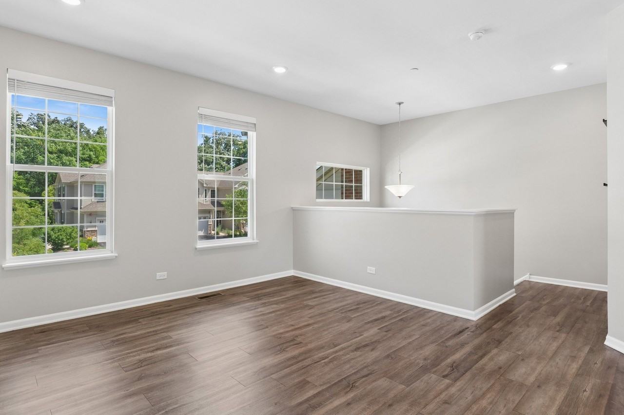 1673 Carlstedt Dr - Photo 4 of 26
