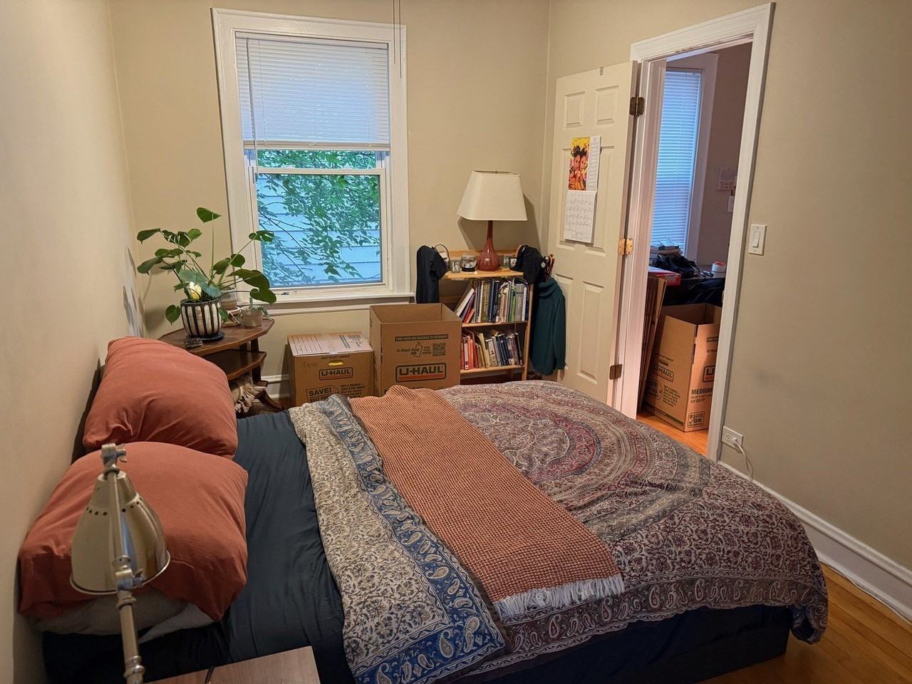 2418 N Western Ave #1R - Photo 5 of 10