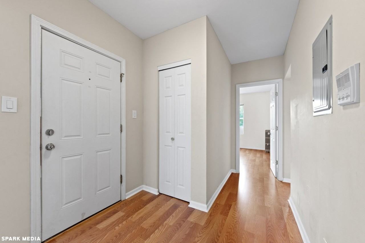 3606 W Dickens Ave #2W - Photo 2 of 12