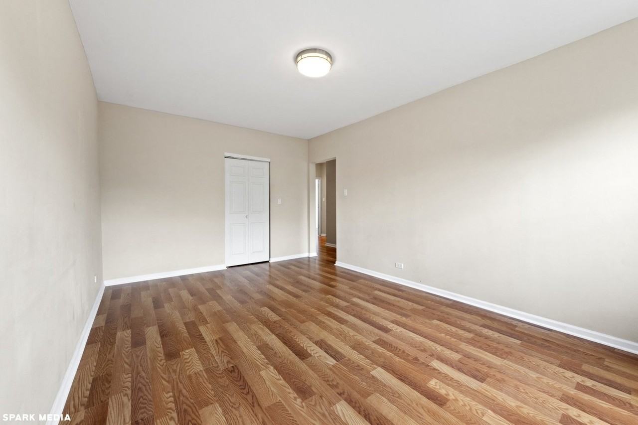 3606 W Dickens Ave #2W - Photo 4 of 12