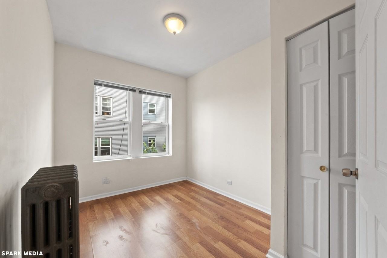 3606 W Dickens Ave #2W - Photo 7 of 12