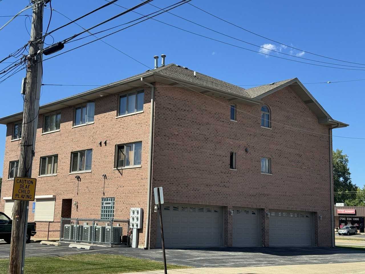 5901 W 87th St #3W - Photo 2 of 9