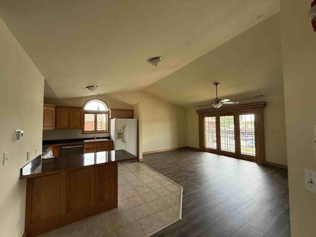 5901 W 87th St #3W - Photo 4 of 9