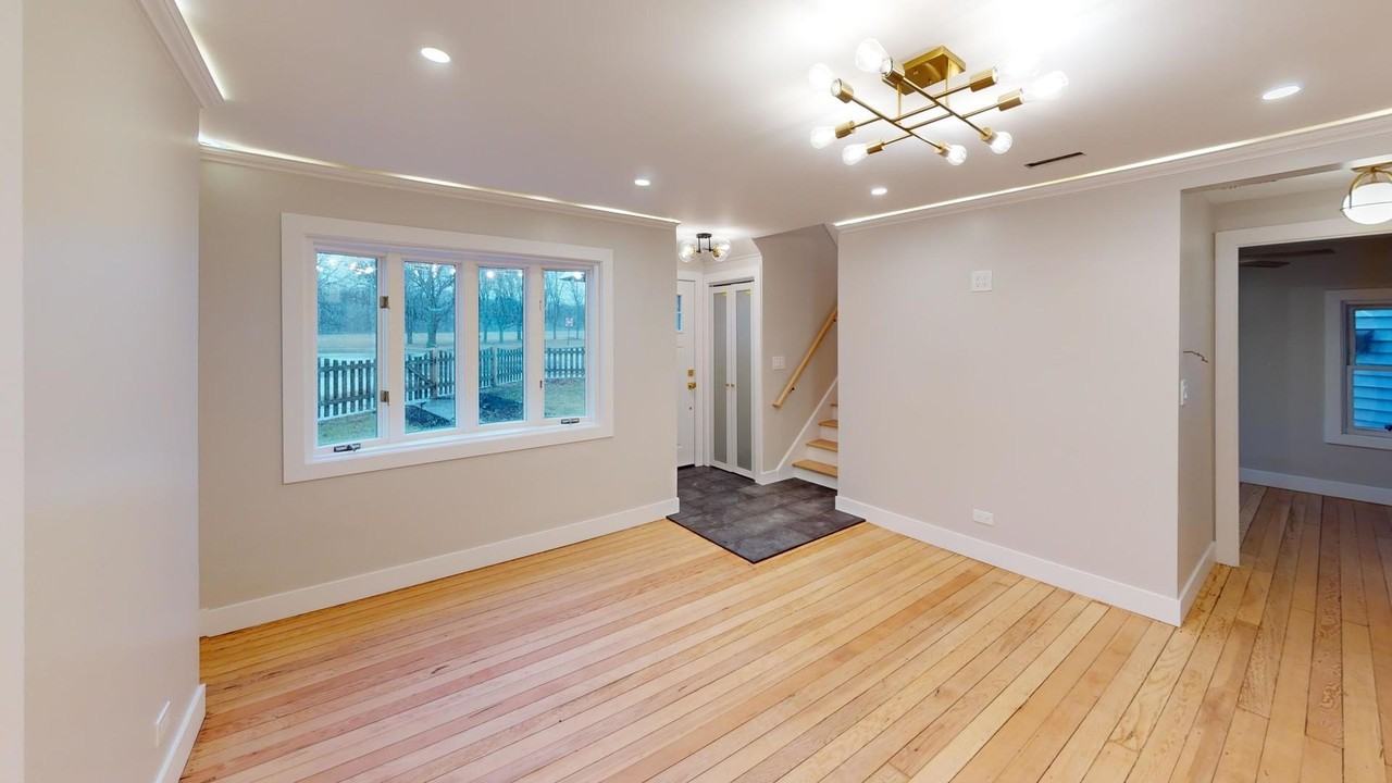 8325 W Forest Preserve Ave - Photo 3 of 35