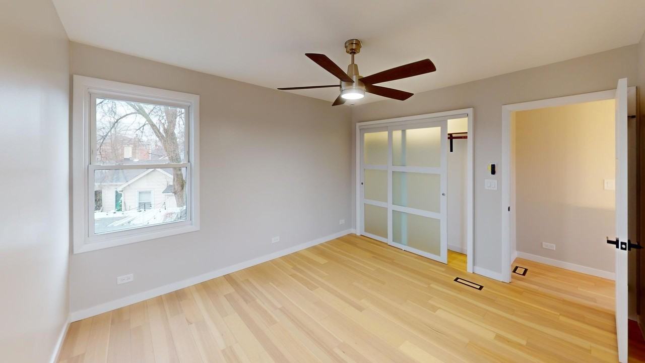 8325 W Forest Preserve Ave - Photo 7 of 35