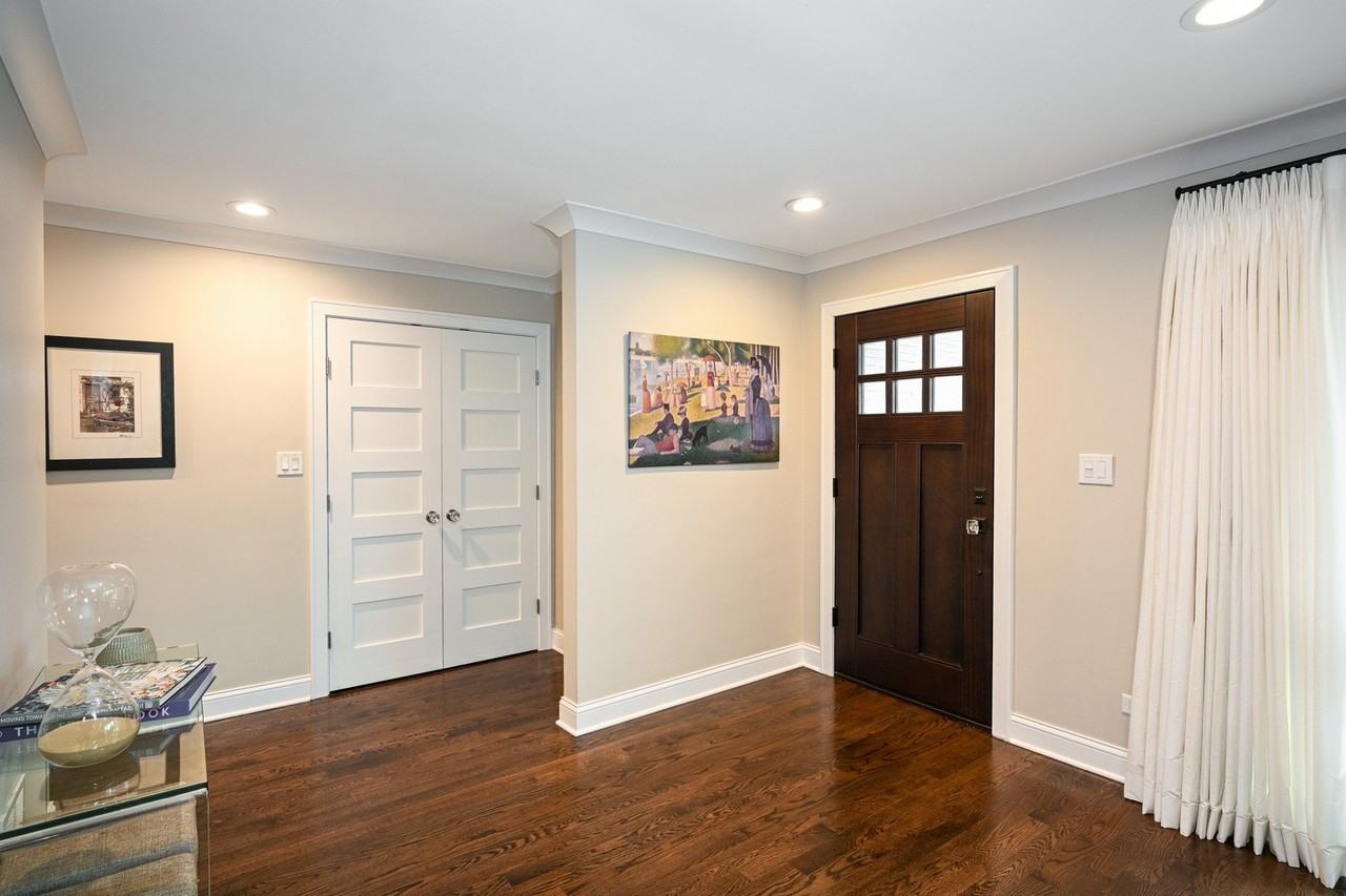 530 Anthony St #530 - Photo 3 of 19