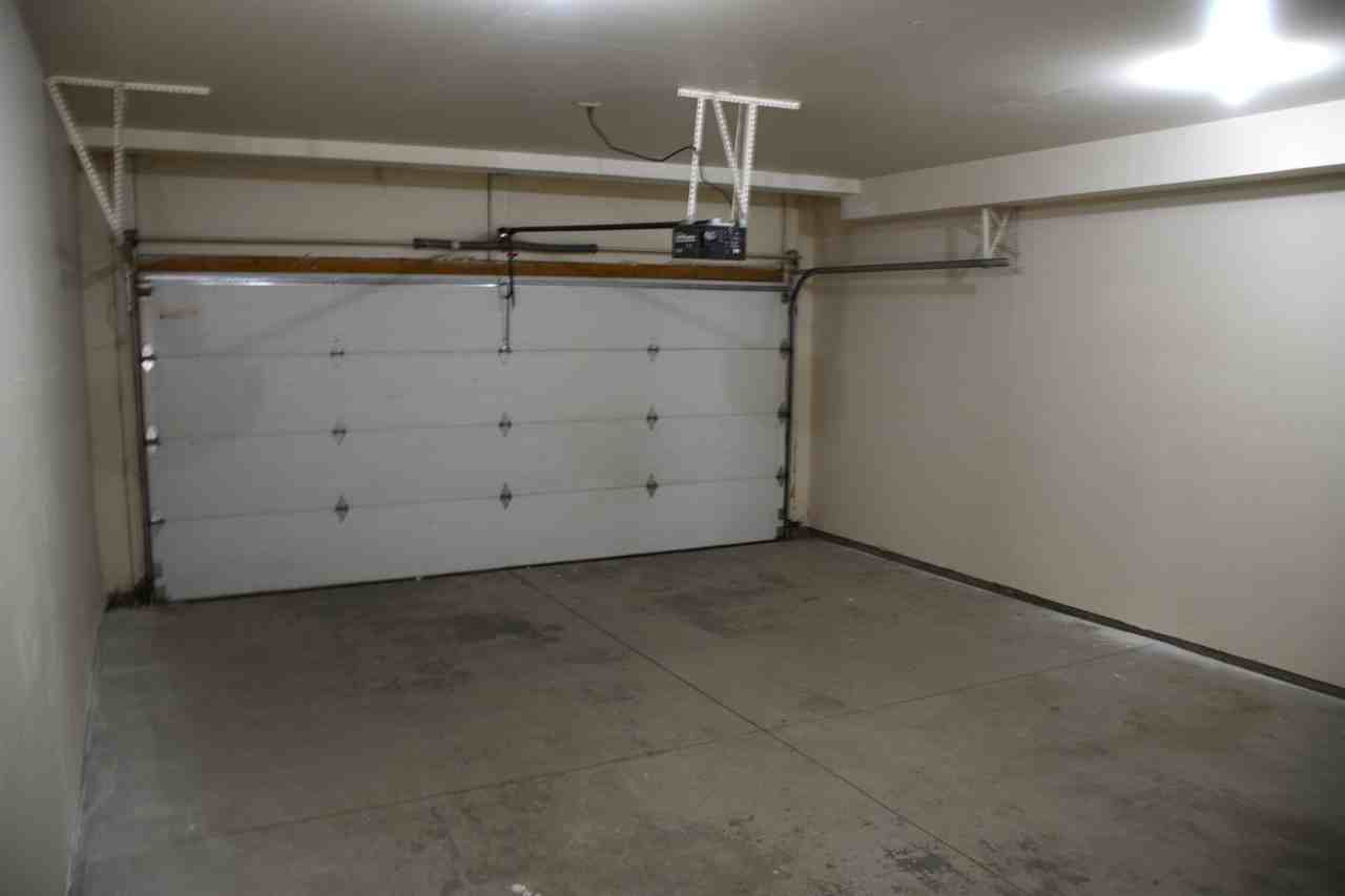 300 5th Ave W - Photo 5 of 13