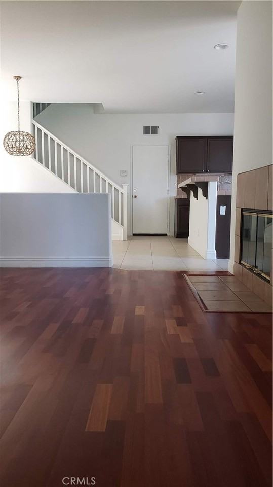 1305 Walraven Ct - Photo 2 of 3