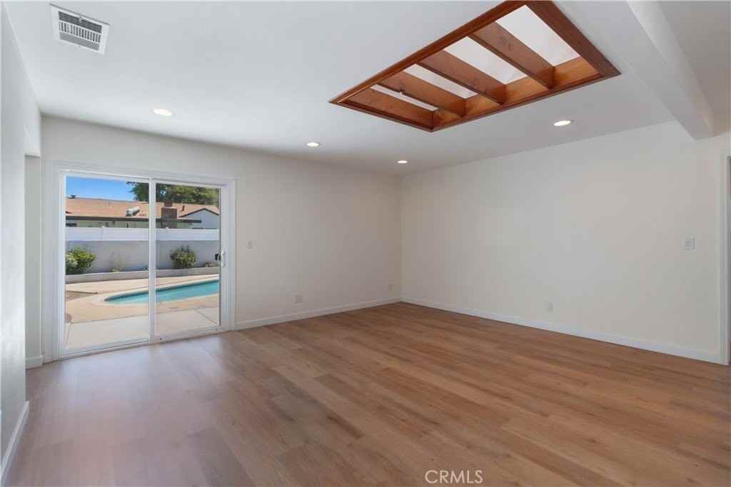 11000 Gaviota Ave - Photo 4 of 28