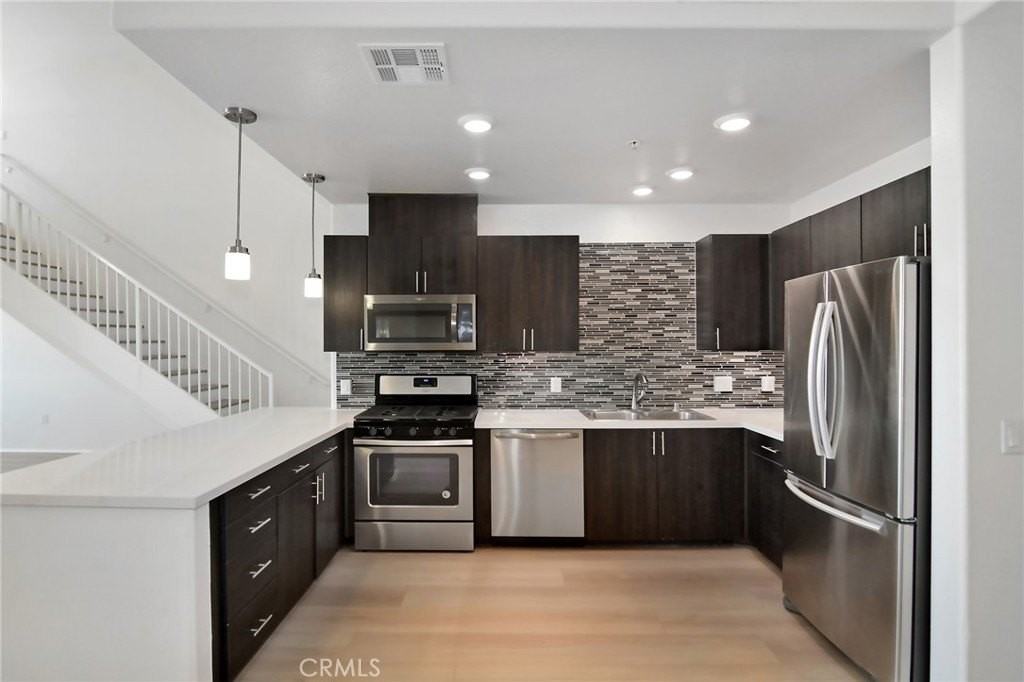 124 W Colorado St #502 - Photo 4 of 34