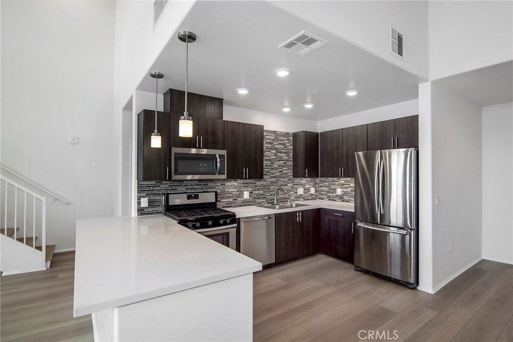 124 W Colorado St #502 - Photo 5 of 34