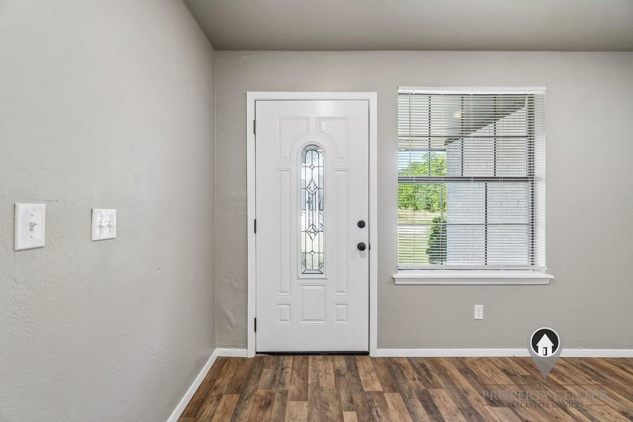324 Nw 89th St - Photo 6 of 30