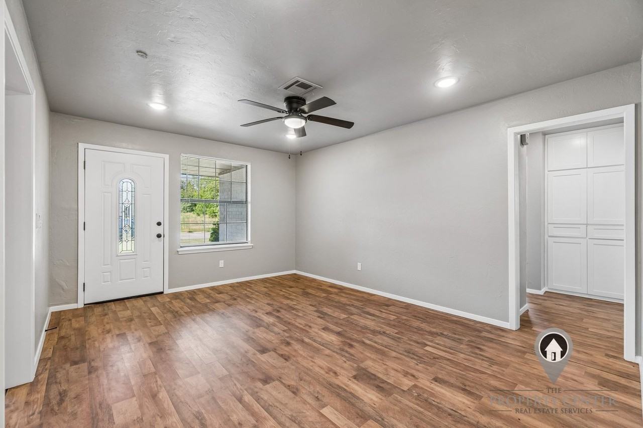 324 Nw 89th St - Photo 7 of 30